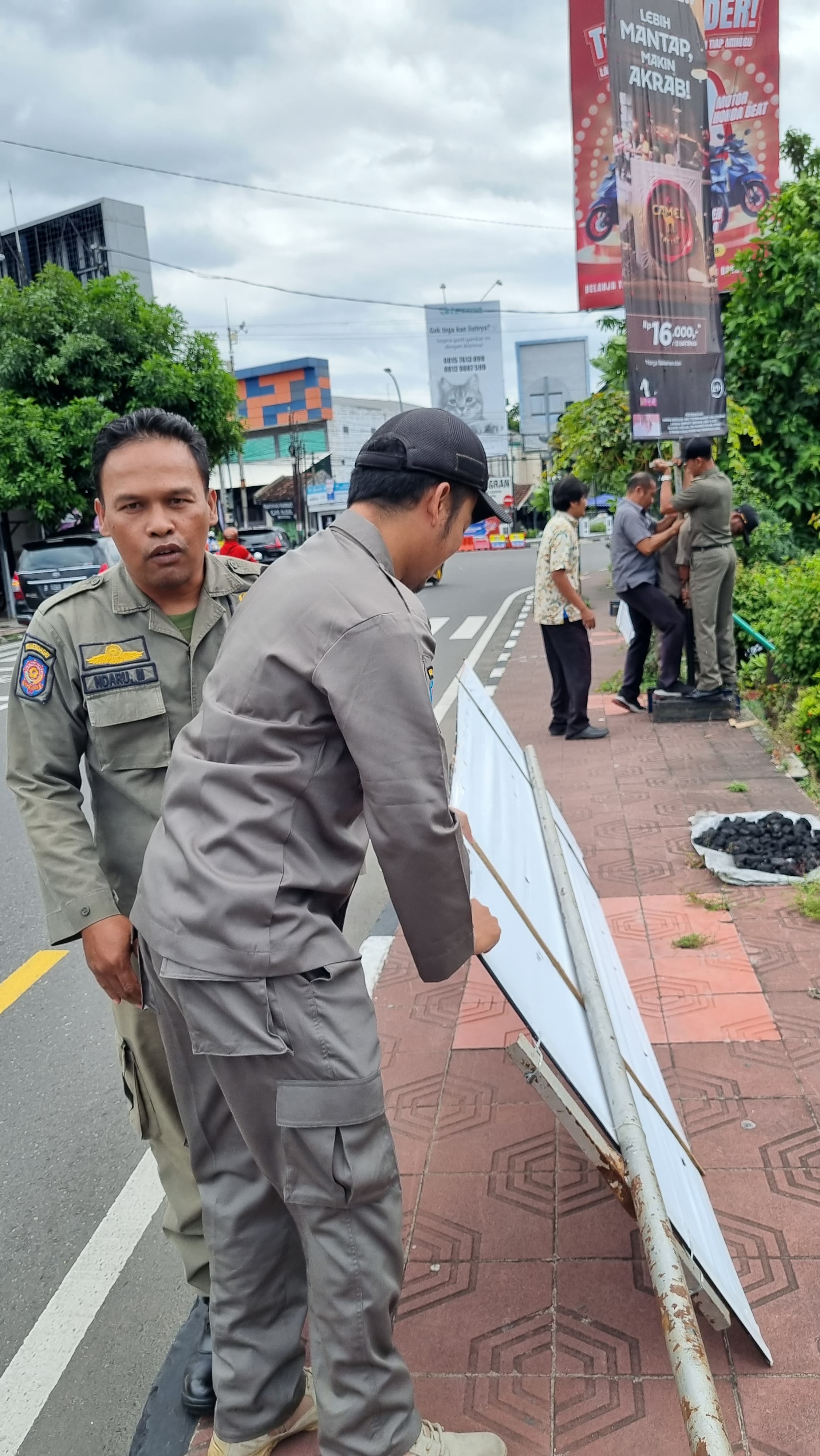 BKO Gedongtengen Terus Gencarkan Penertiban Sampah Visual.